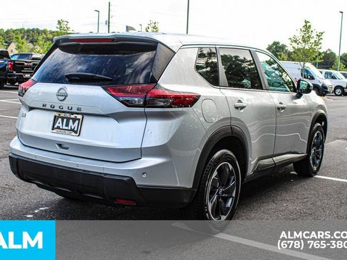 Used 2025 Nissan Rogue SV FWD image 5