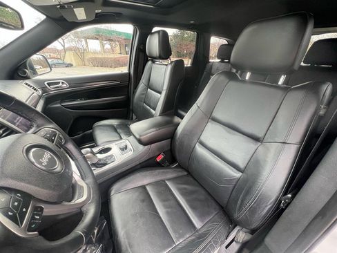 Used 2018 Jeep Grand Cherokee Limited image 36