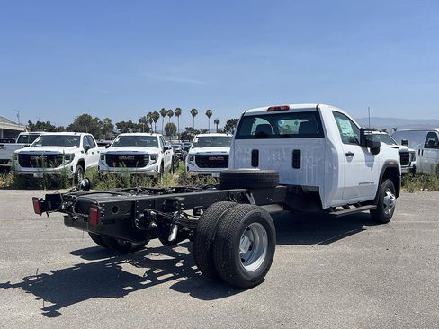 New 2026 GMC Sierra 3500 Pro AWD/4WD image 3