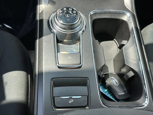 Used 2018 Ford Fusion SE w/ Fusion SE Technology Package FWD image 29