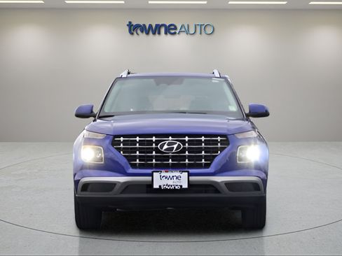 Used 2023 Hyundai Venue Limited w/ Cargo Package FWD image 9