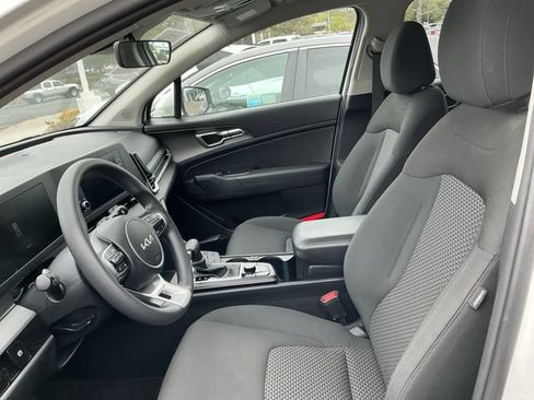 Used 2023 Kia Sportage LX AWD/4WD image 10