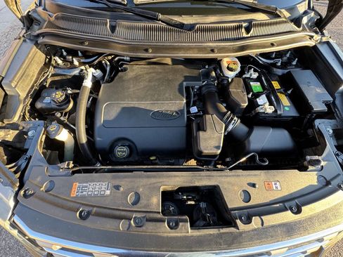 Used 2017 Ford Explorer XLT w/ Equipment Group 202A image 16