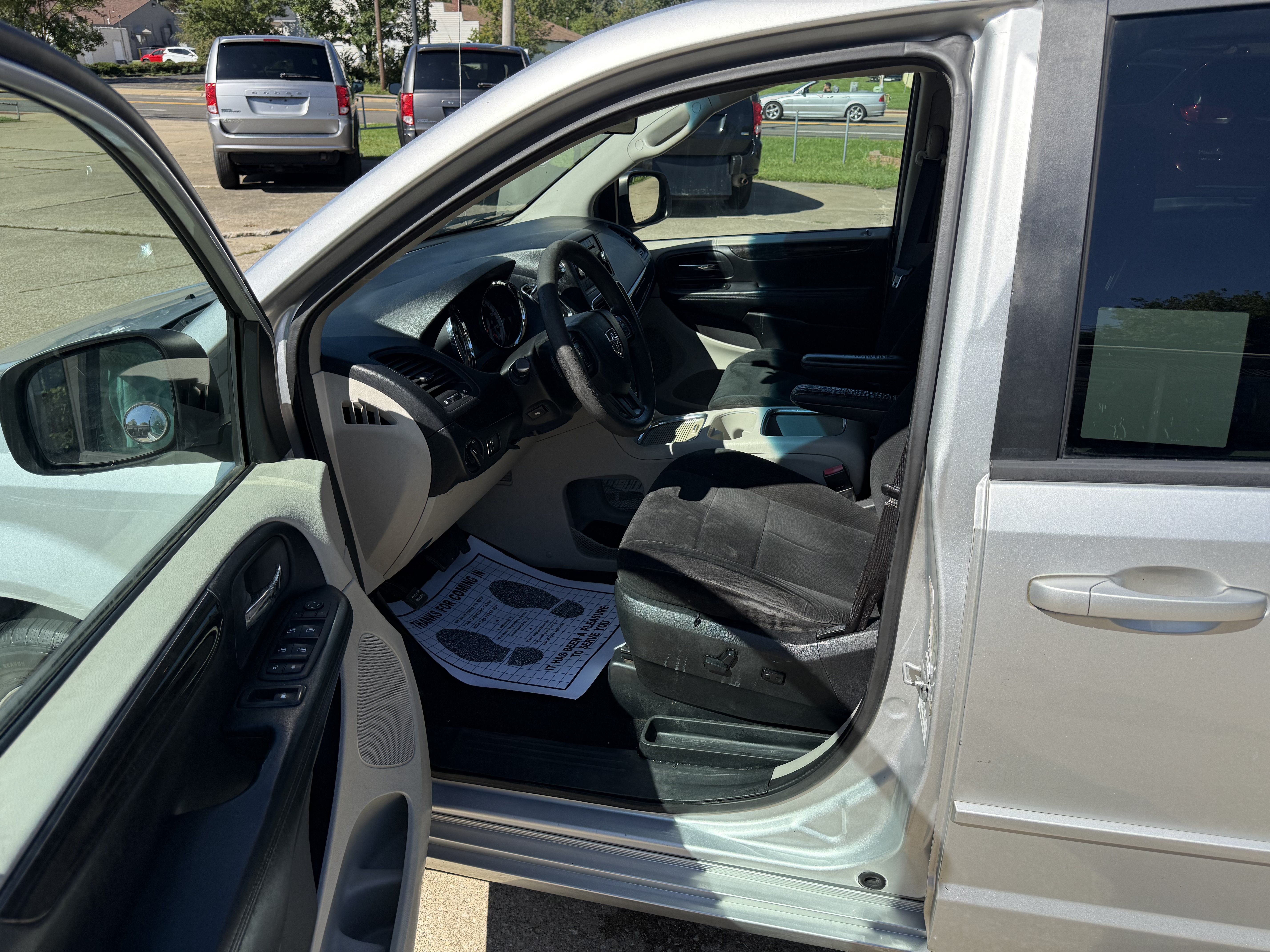 Used 2012 Dodge Grand Caravan SXT FWD image 12