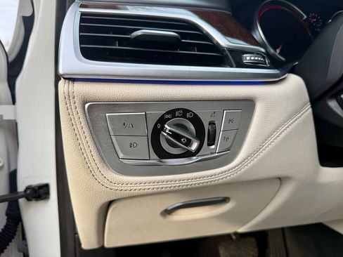 Used 2016 BMW 750i xDrive image 30