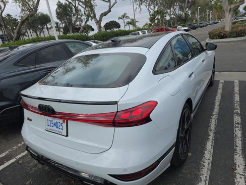 Used 2025 Audi S6 e-tron Prestige w/ 21" Black Optic Package image 4