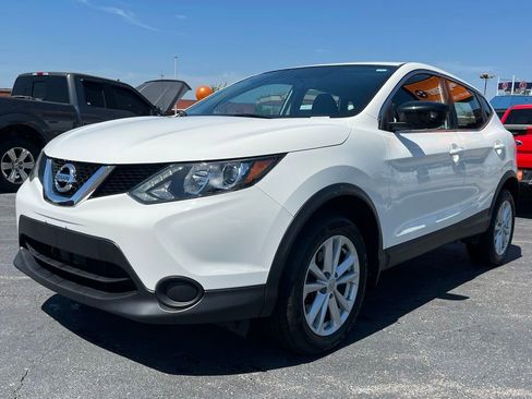 Used 2017 Nissan Rogue Sport S w/ S Appearance Package image 4