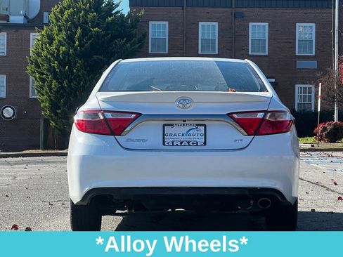 Used 2016 Toyota Camry SE image 8