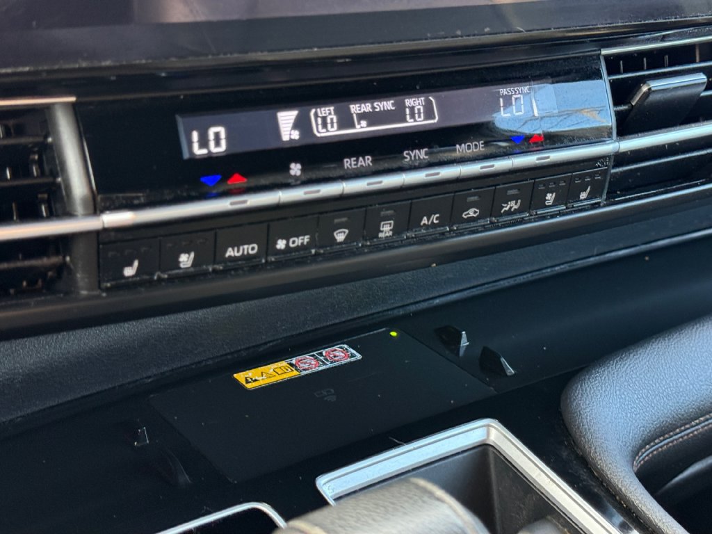 Certified 2025 Toyota Sienna Platinum AWD/4WD image 39