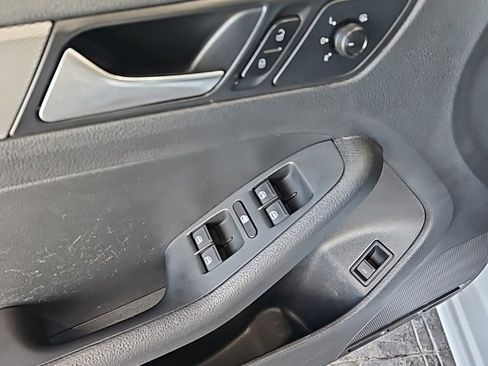 Used 2017 Volkswagen Jetta S image 26