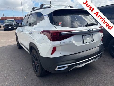 Used 2021 Kia Seltos SX w/ SX Sunroof Package image 7