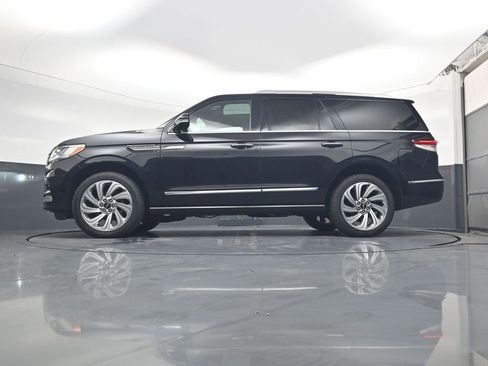 Used 2024 Lincoln Navigator Premiere image 22