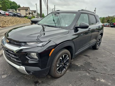 Used 2023 Chevrolet TrailBlazer LT w/ Convenience Package AWD/4WD image 3