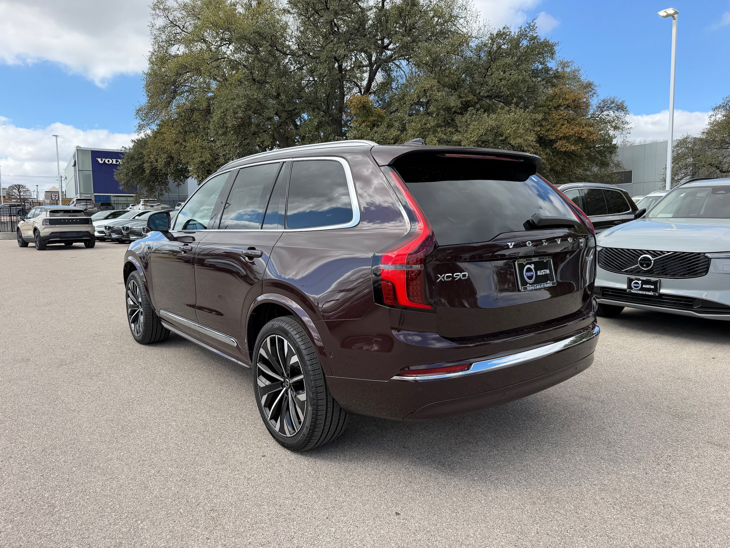 New 2026 Volvo XC90 T8 Plus AWD/4WD image 4