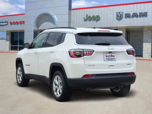 New 2026 Jeep Compass Latitude image 4