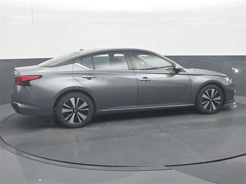 Used 2022 Nissan Altima 2.5 SV image 8