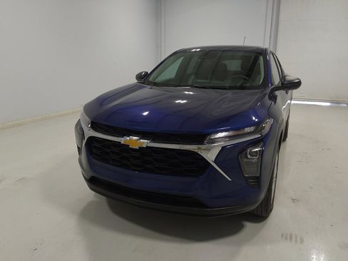 Used 2024 Chevrolet Trax LS FWD image 15