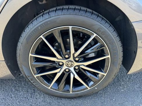 Used 2022 Toyota Camry SE image 11