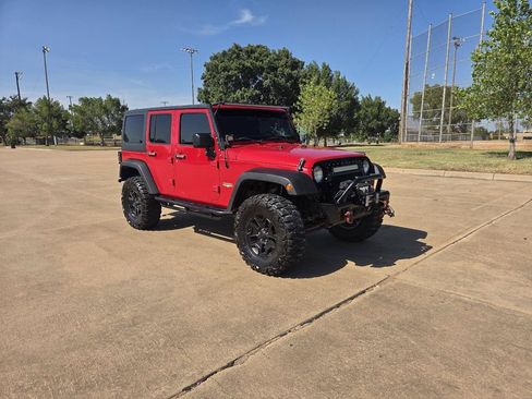 Used 2014 Jeep Wrangler Unlimited Sahara AWD/4WD image 23