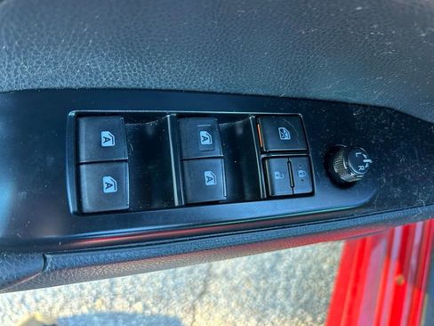 Used 2019 Toyota Camry SE image 16