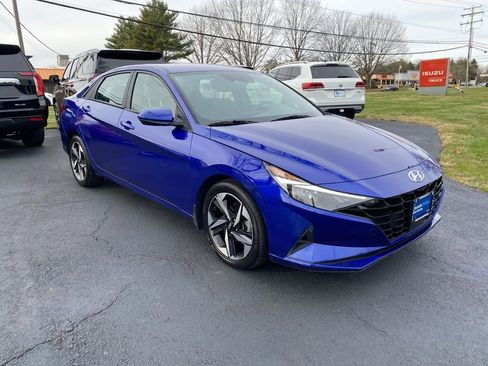 Certified 2023 Hyundai Elantra SEL w/ Convenience Package image 1