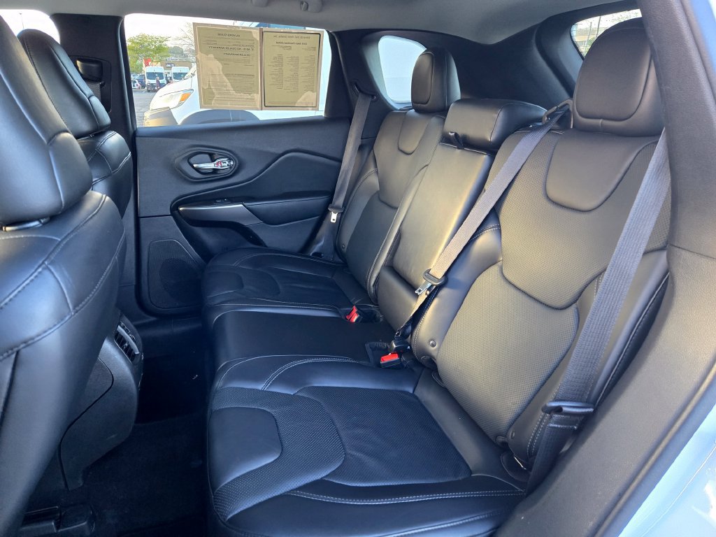 Used 2019 Jeep Cherokee Limited AWD/4WD image 27