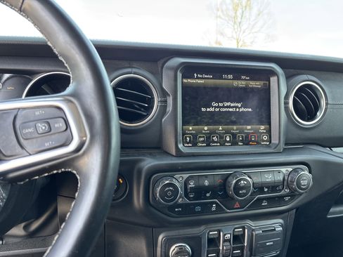 Used 2022 Jeep Wrangler Unlimited Sahara w/ Cold Weather Group image 31