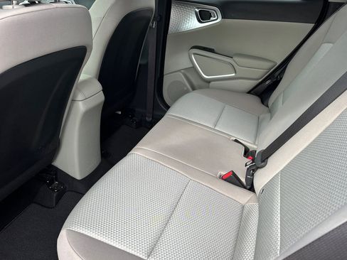 Certified 2023 Kia Soul LX w/ LX Technology Package FWD image 12