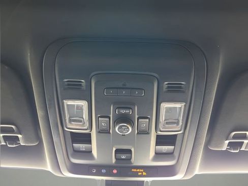 Used 2021 Chevrolet Tahoe High Country w/ Premium Package image 32