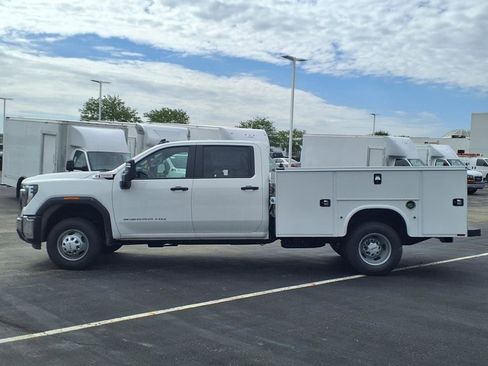 New 2025 GMC Sierra 3500 Pro w/ Convenience Package image 3