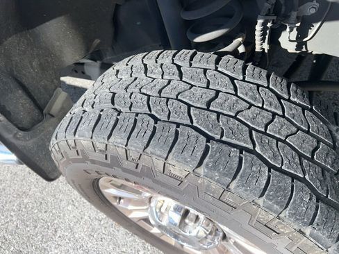 Used 2017 Ford F250 XLT w/ XLT Premium Package image 4