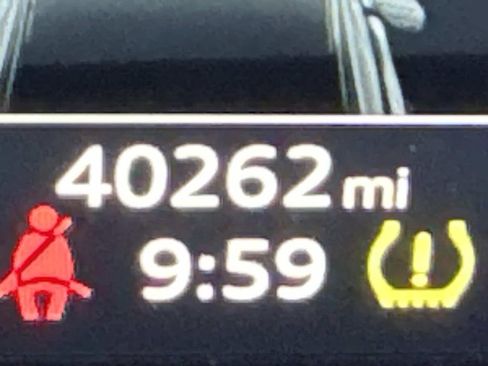 Used 2023 Audi Q8 Premium image 29