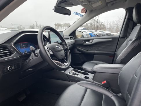 Used 2025 Ford Escape Platinum image 11