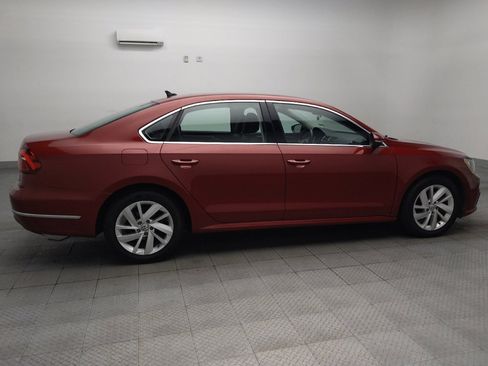 Used 2018 Volkswagen Passat 2.0T SE FWD image 10