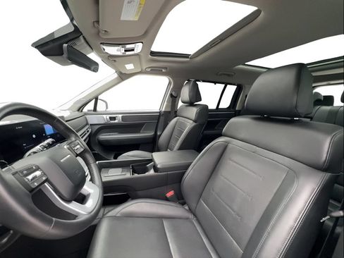 Used 2025 Hyundai Santa Fe Limited AWD/4WD image 19