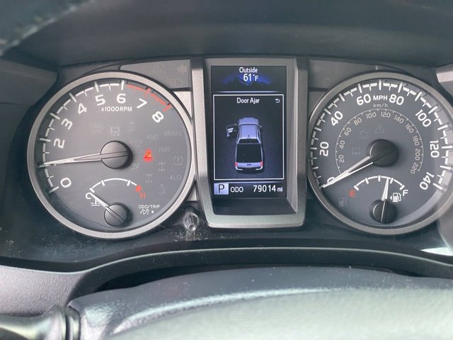 Used 2019 Toyota Tacoma TRD Sport AWD/4WD image 17