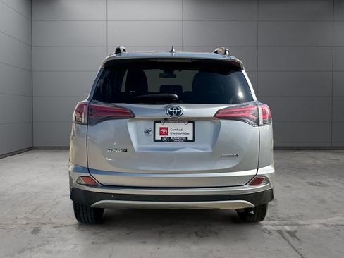 Used 2018 Toyota RAV4 LE AWD/4WD image 4