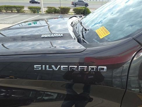 Used 2021 Chevrolet Silverado 1500 LTZ image 11