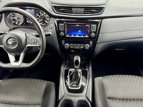 Used 2020 Nissan Rogue SV image 21