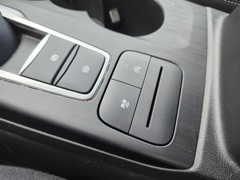 Used 2025 Ford Escape Active AWD/4WD image 9