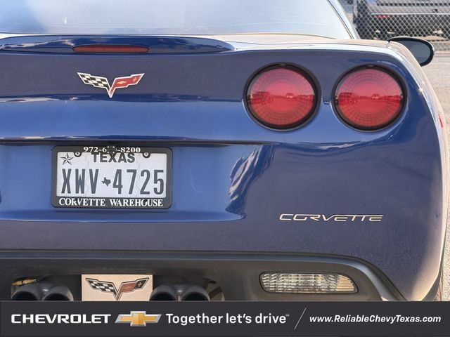 Used 2005 Chevrolet Corvette Coupe w/ Preferred Equipment Group RWD image 6