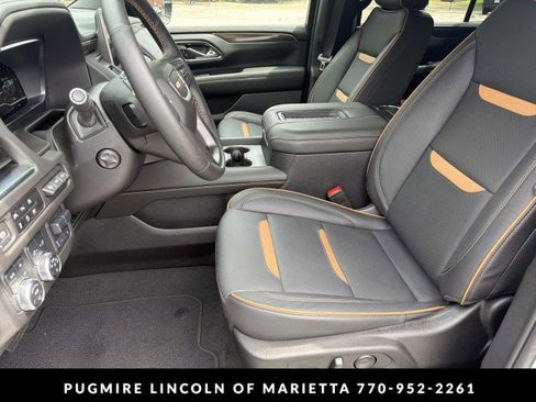 Used 2024 GMC Yukon AT4 w/ AT4 Premium Plus Package AWD/4WD image 9