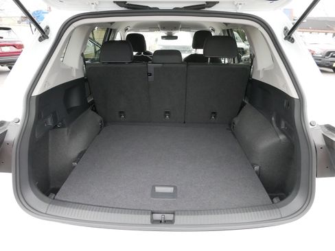 Certified 2024 Volkswagen Tiguan S image 18