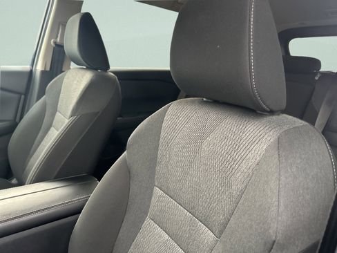 Used 2025 Nissan Rogue SV image 12