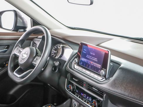 Used 2023 Nissan Rogue SV FWD image 25