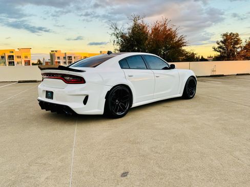 Used 2017 Dodge Charger R/T RWD image 43