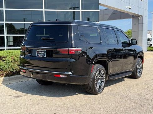 Used 2024 Jeep Wagoneer 4WD w/ Premium Group I image 3