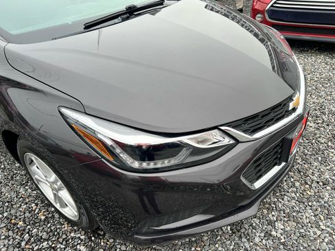 Used 2017 Chevrolet Cruze LT FWD image 32