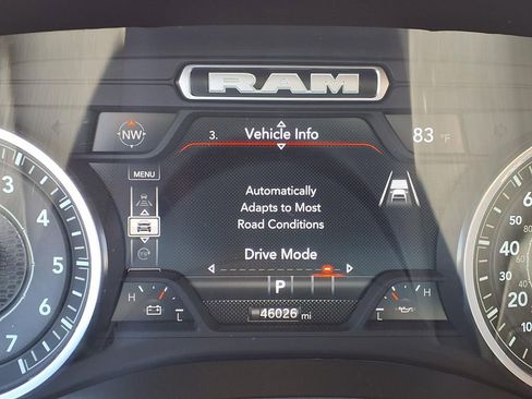 Used 2025 RAM 1500 Laramie AWD/4WD image 28