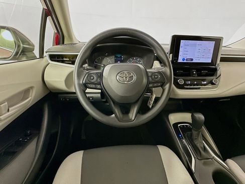 Certified 2025 Toyota Corolla LE FWD image 21
